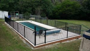 Tubular fence for swimming pool